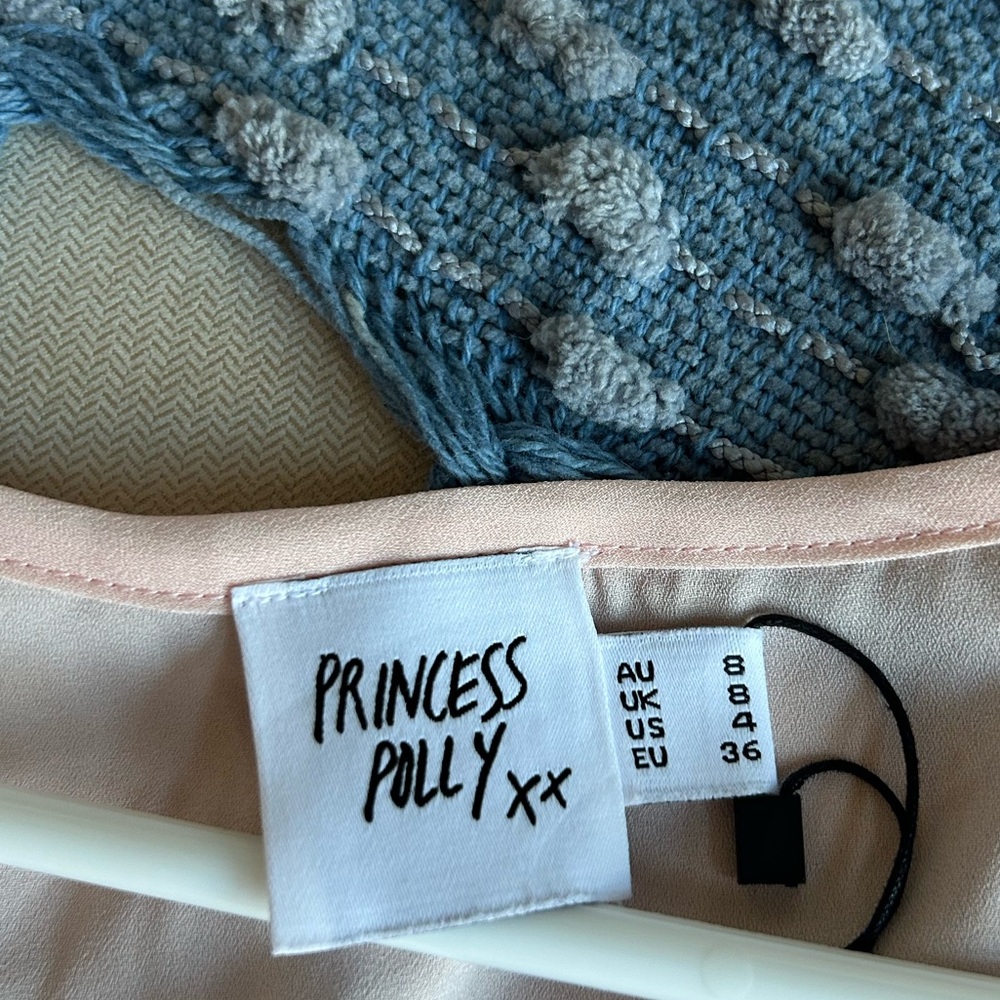 NWT Princess Polly Light Pink blouse with tie-front‎ Flowy long sleeves Size 4 - Picture 4 of 8